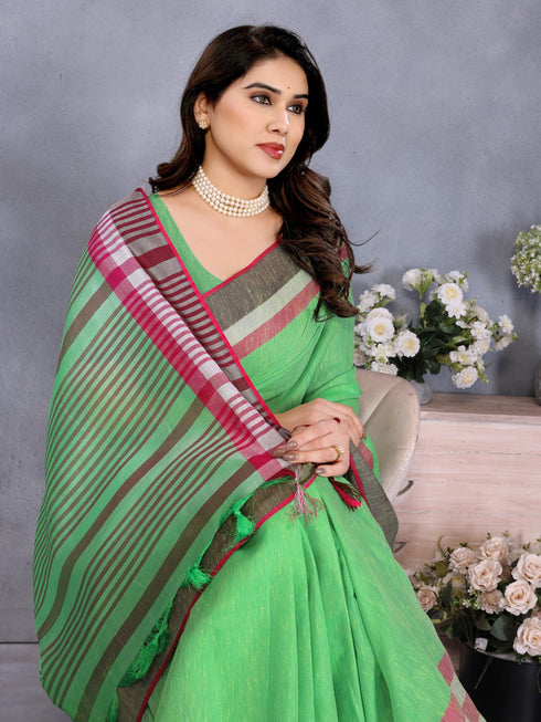 Vasthrlay Green Unstitched Saree