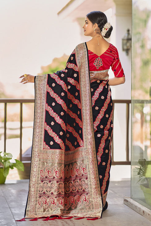 Vasthrlay Adorable Pattern Banarasi Piece Mn1738