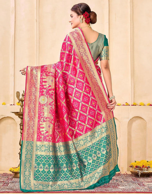 Vasthrlay Womens Weaving Pink Saree With Green Unstitched Blouse Piece