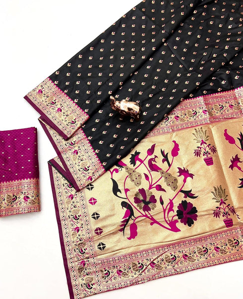 Vasthrlay Paithani Weaving Peacock
