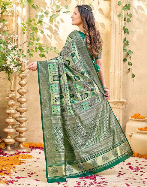 Vasthrlay Womens Weaving Pista Green | Green | Gold Saree With Unstitched Blouse Piece