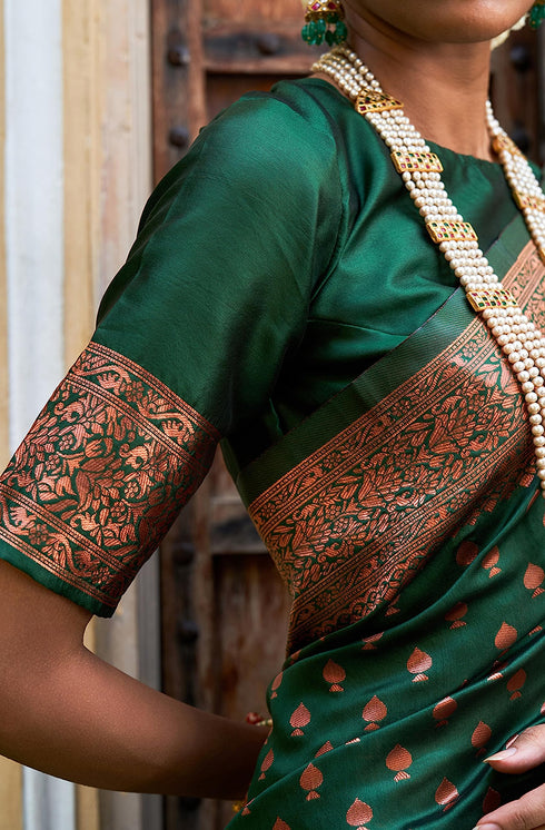 Vasthrlay Banarasi Unstitched Saree