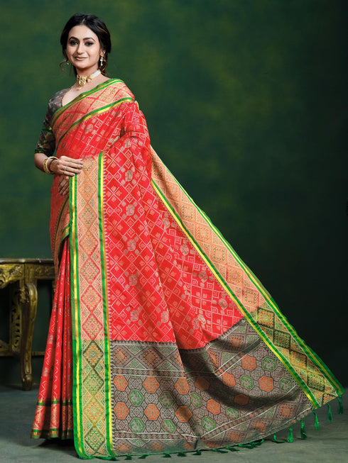 Vasthrlay Patola Saree