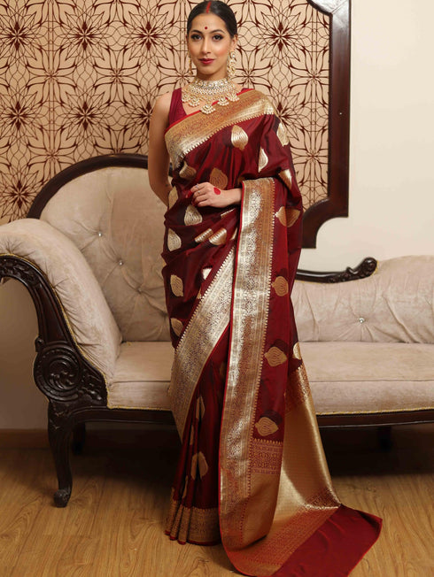 Vasthrlay Traditional Unstitched Saree