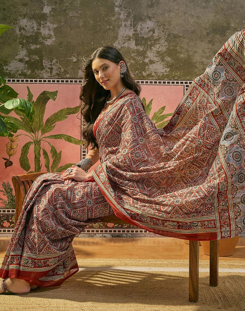 Vasthrlay Womens Printed Unstitched Maroon Saree