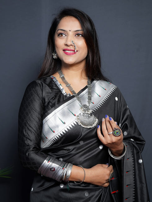 Vasthrlay Paithani Unstitched Saree