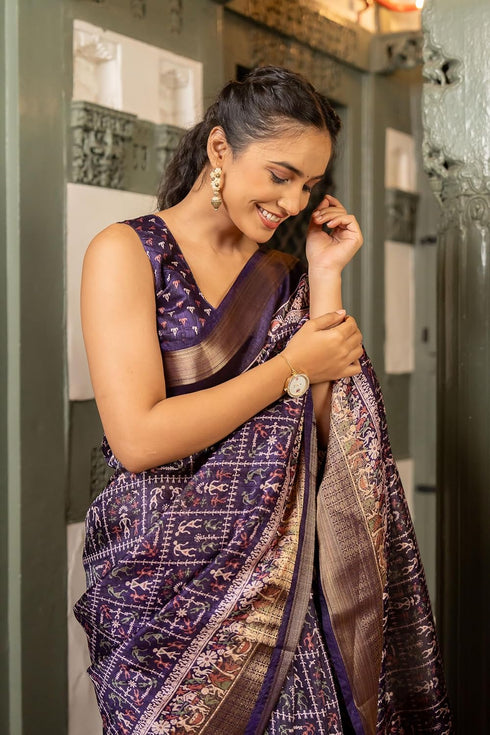 Vasthrlay Fashion Paisley Printed Grey Ethnic Wear