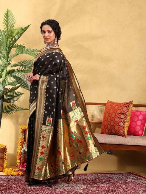 Vasthrlay Banarasi Unstitched Saree