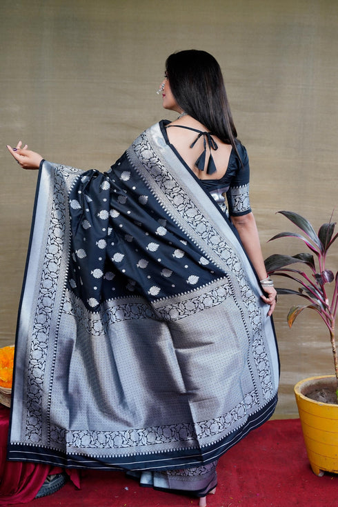Vasthrlay Silver Banarasi Saree