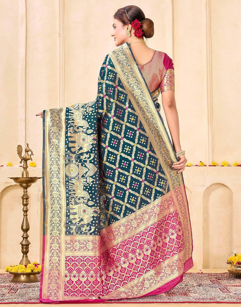 Vasthrlay Womens Weaving Unstitched Light Green Saree