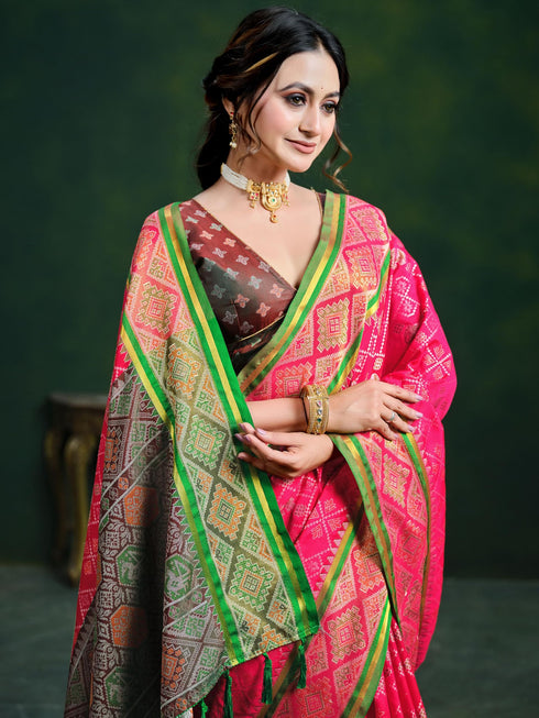 Vasthrlay Patola Saree