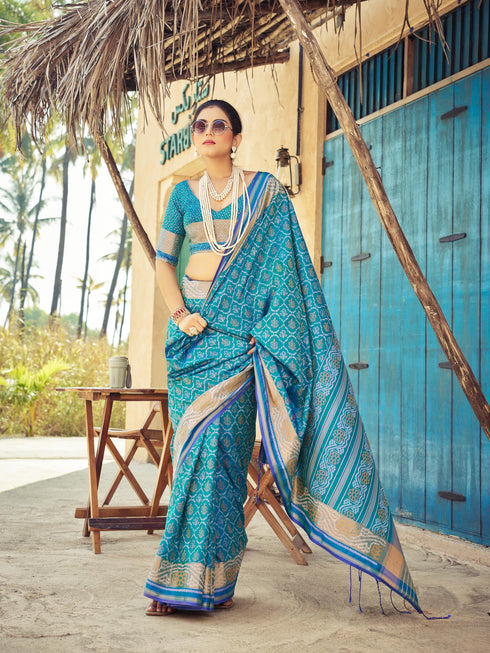 Vasthrlay Kanjivaram Unstitched Saree