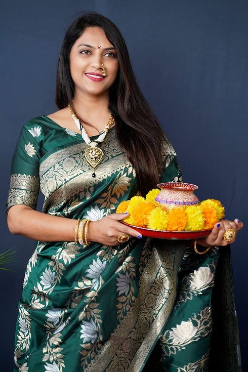 Vasthrlay Banarasi Floral Saree