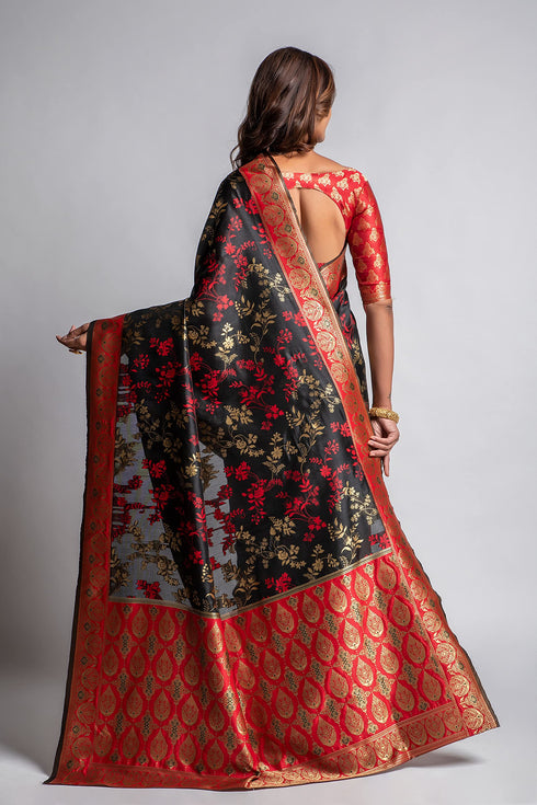 Vasthrlay Magenta Banarasi Designer Saree