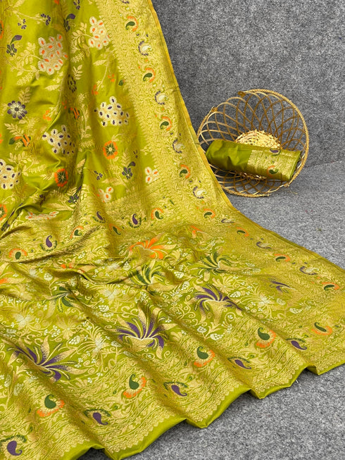 Vasthrlay Banarasi Woven Saree