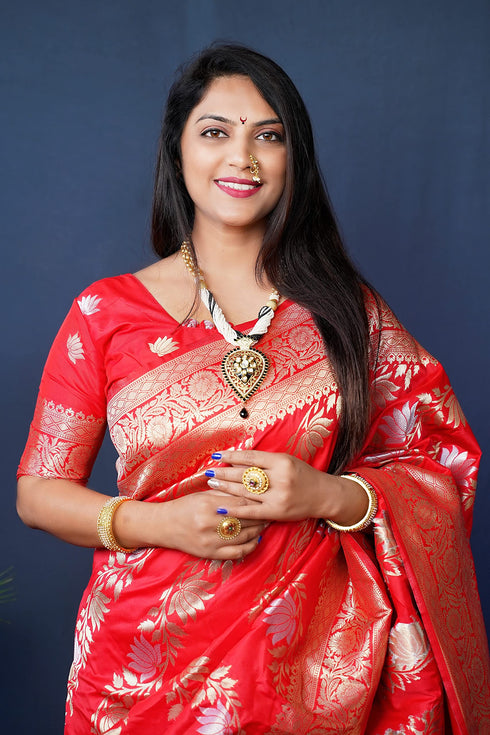 Vasthrlay Banarasi Floral Saree