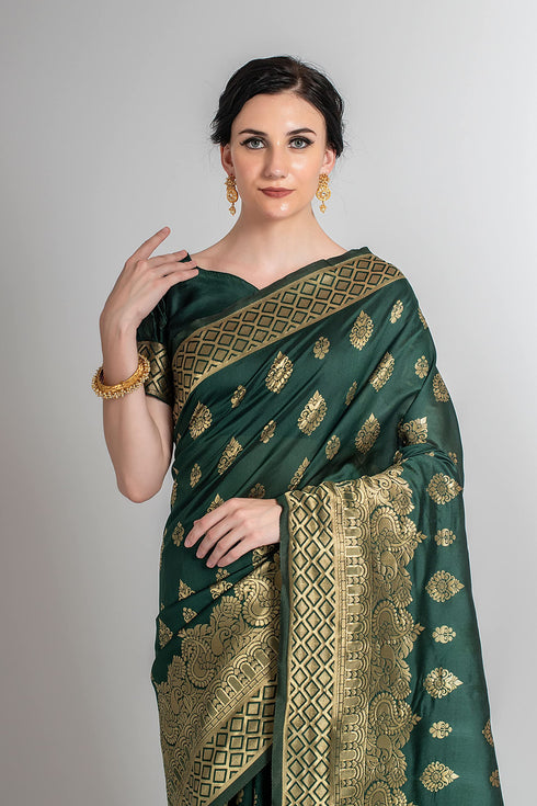 Vasthrlay Magenta Banarasi Designer Saree
