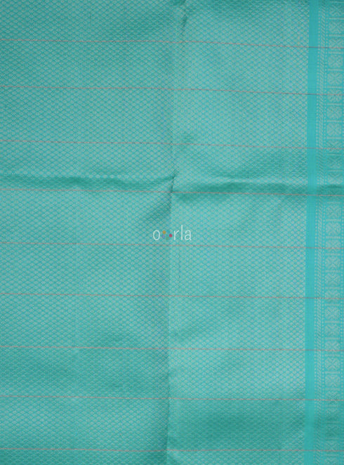 Prakruthi Mughizh Rich Mulberry & Blue Checks Bhutta Handloom Soft Silk Saree