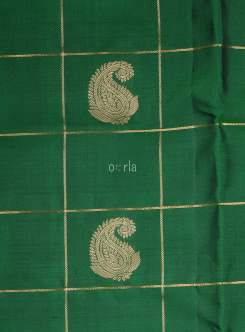 Prakruthi Mughizh Forest Green & Violet Kanchi Border Handloom Soft Silk Saree