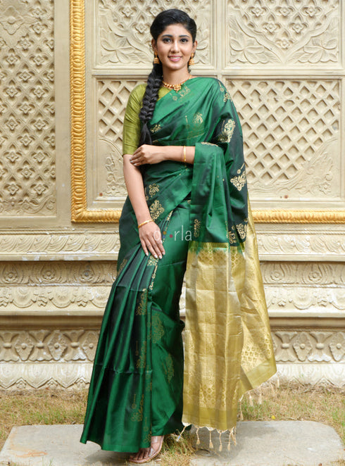 Prakruthi Mughizh Forest Green With Cream Half Fine Jari Fancy Borders Handloom Soft Silk Saree
