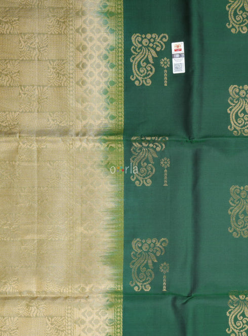 Prakruthi Mughizh Forest Green With Cream Half Fine Jari Fancy Borders Handloom Soft Silk Saree