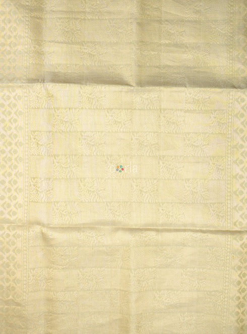 Prakruthi Mughizh Forest Green With Cream Half Fine Jari Fancy Borders Handloom Soft Silk Saree