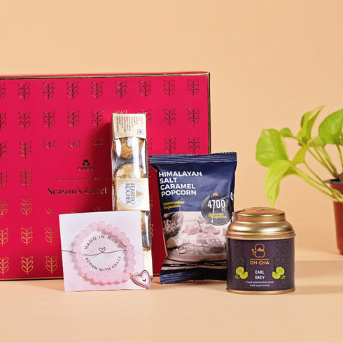 Omay Foods SNACK & SNUGGLE GIFT BOX