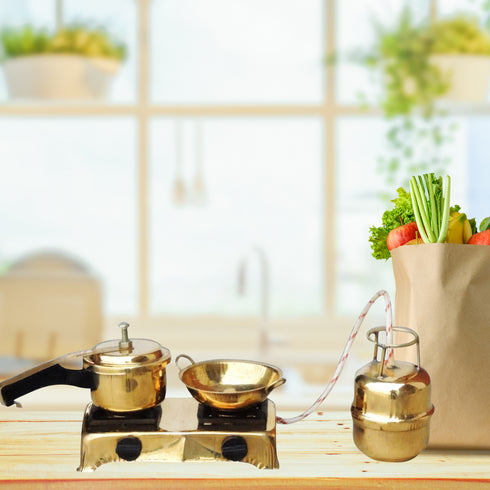 Brass Mini Miniature Set Children Playing 0.045Kg