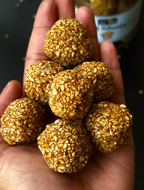 Chatori Rajani Til Shots (Sesame Jaggery Bites)