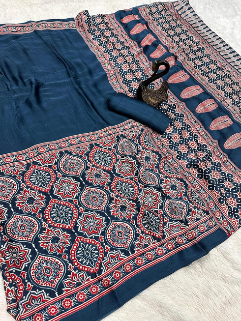 Vasthrlay Beautiful Geometric Printed