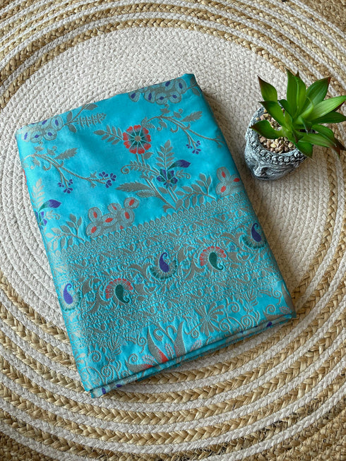 Vasthrlay Banarasi Woven Saree