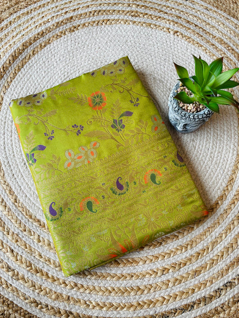 Vasthrlay Banarasi Woven Saree