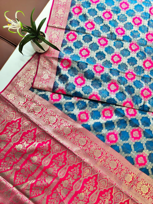 Vasthrlay Banarasi Weaving Contrast