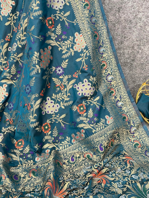 Vasthrlay Banarasi Woven Saree