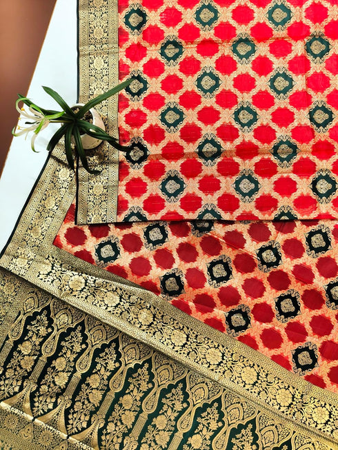 Vasthrlay Banarasi Weaving Contrast