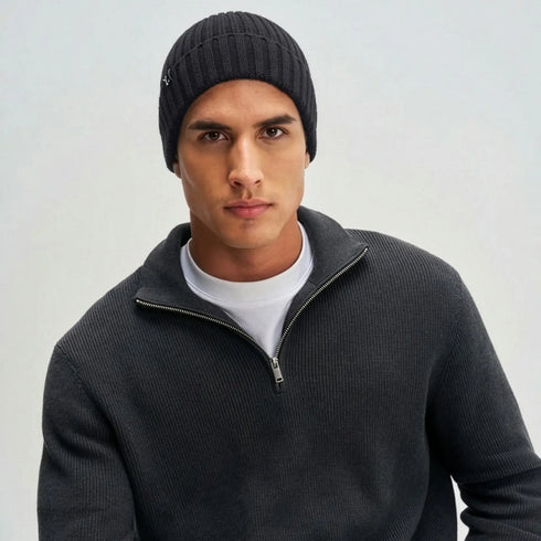 XYXX Winter Beanie - Pitch Black