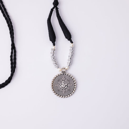 Samskara Home Arshiya Metal Pendant Necklace