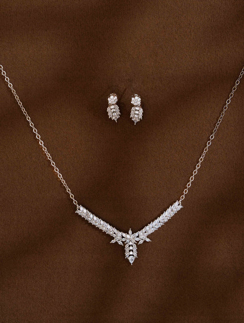 Zeraki Jewels Anvi Silver Necklace Set