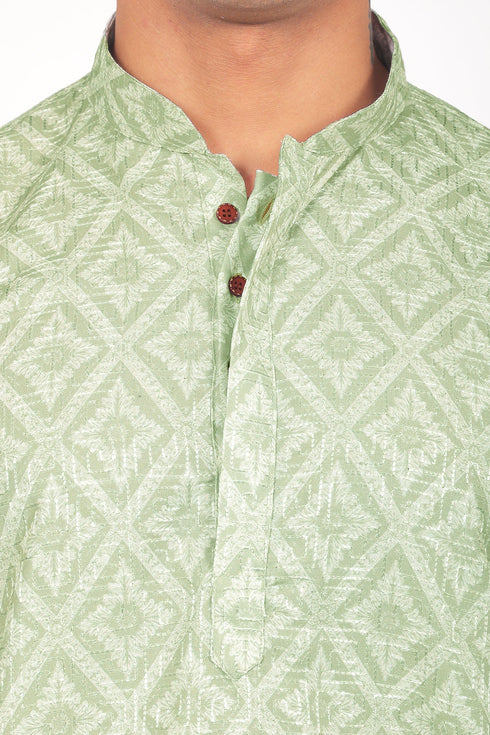 Veshbhoshaa Bluesaanchi Elegantly Casual Light Green Kurta Set