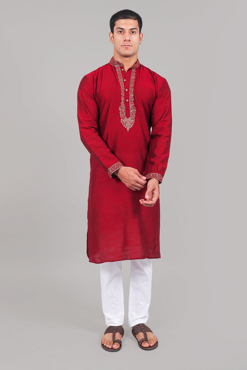 Veshbhoshaa Bluesaanchi Festive Embroidered Maroon Kurta Set