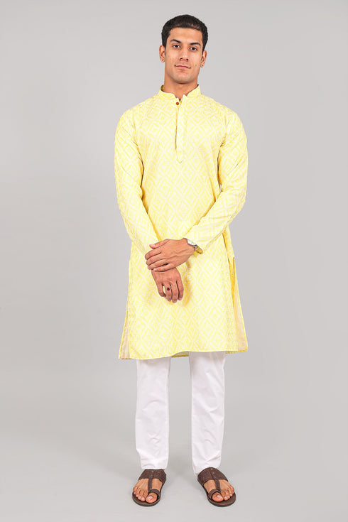 Veshbhoshaa Bluesaanchi Elegantly Casual Yellow Kurta Set
