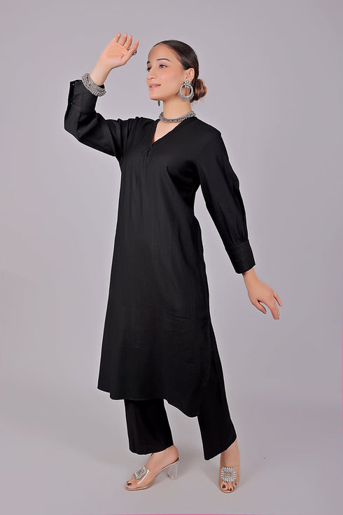 Veshbhoshaa Bluesaanchi Women'S Black Kurti With Trouser Pajama Set