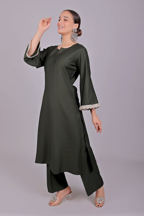Veshbhoshaa Bluesaanchi Women'S Dark Green Kurti Pajama Set