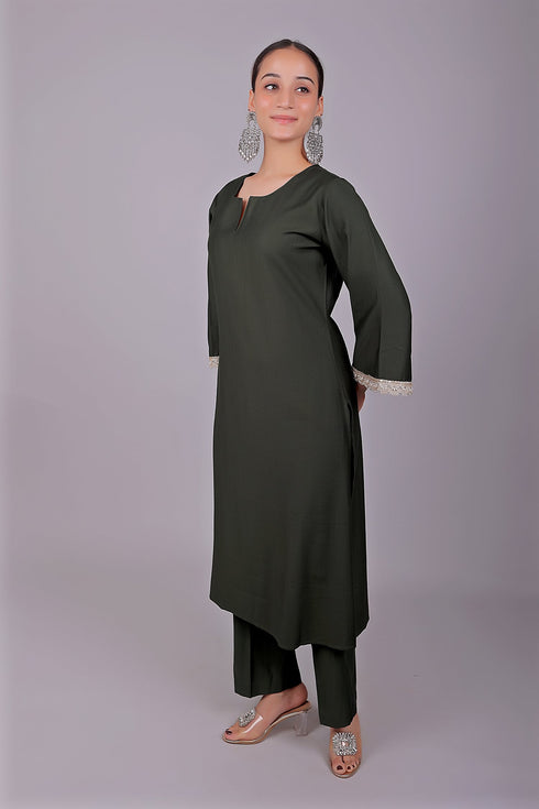 Veshbhoshaa Bluesaanchi Women'S Dark Green Kurti Pajama Set