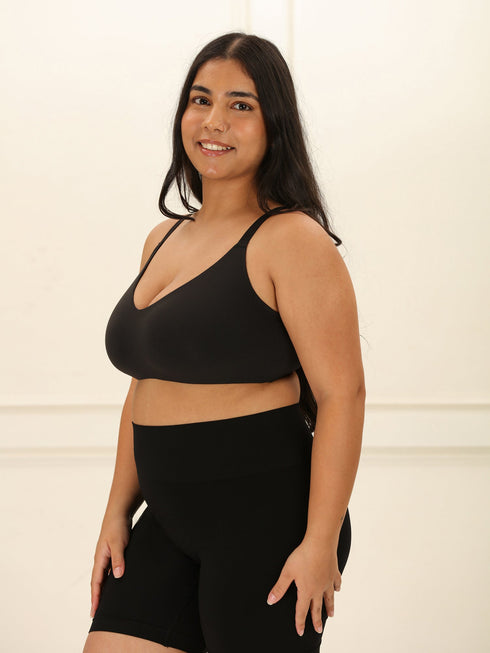 UNDERNEAT Crossover Bralette - Non-Padded Seamless Balconette Bra with V-Neck Design - Black