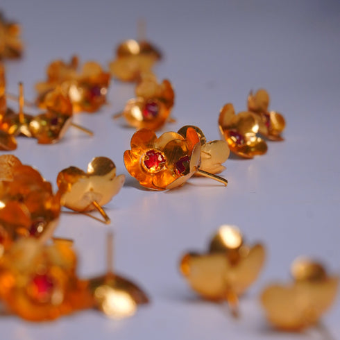 Pure Silver Gold Plated Kundan Flowers Pack Of 108 43G