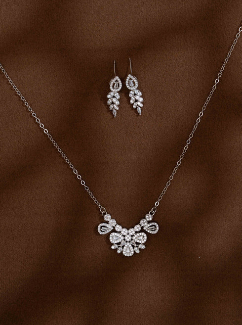 Zeraki Jewels Esha Silver Necklace Set