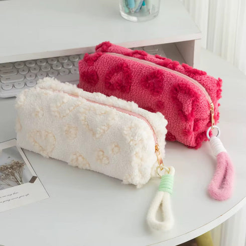 Milagro Beauty Fluffy Hearts Travel Case