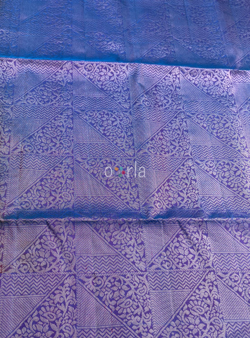 Prakruthi Ezhil Pink Orange & Blue Turning Handloom Soft Silk Saree