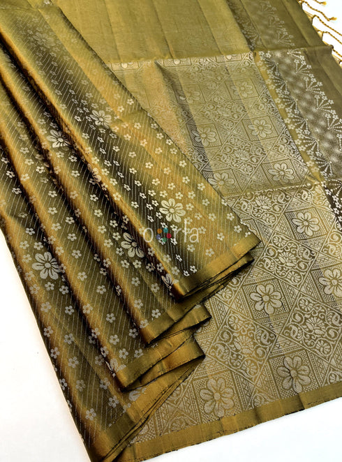 Prakruthi Ezhil Mehandi Green Pure Silver Zari with Sleeve Work Handloom Soft Silk Saree